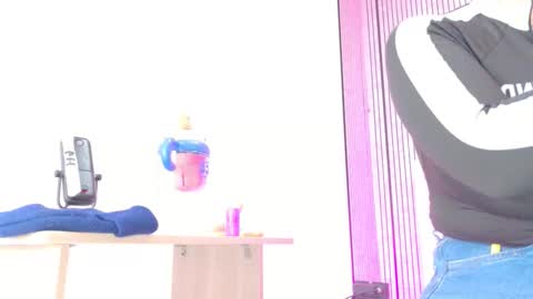 Snapshot of sofia_martinn chatting on 02-19-26, 03:02 Sofia online show from 02-19-26, 03:02