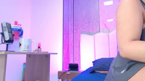 Snapshot of sofia_martinn chatting on 02-23-26, 03:04 Sofia online show from 02-23-26, 03:04