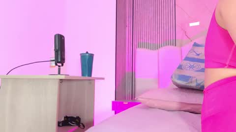 Snapshot of sofia_martinn chatting on 03-25-26, 03:01 Sofia online show from 03-25-26, 03:01