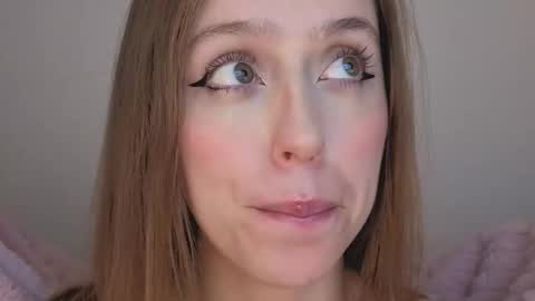     online show from 10-08-25, 03:59