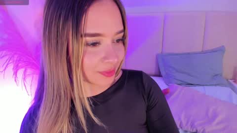 SOFIA PAMELA online show from 03-11-25, 10:20