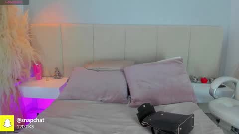 SOFIA PAMELA online show from 10-22-25, 07:24