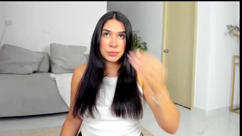 sofia_rivers_ online show from 10-08-25, 12:41