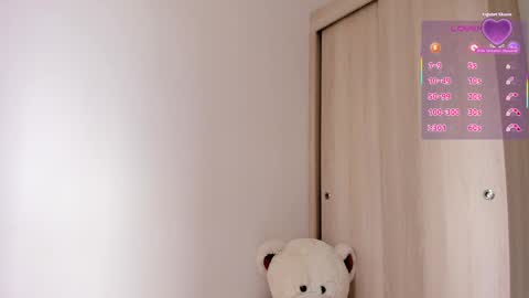 sofia_rivers_ online show from 05-13-26, 01:30