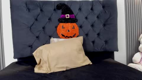 Snapshot of sofia_seduccion chatting on 10-25-25, 11:51 sofi online show from 10-25-25, 11:51