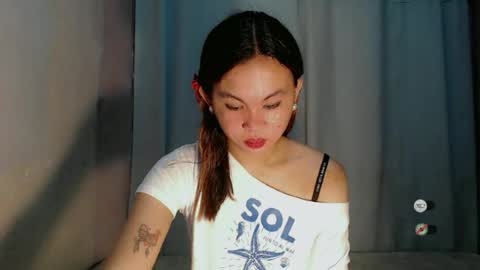sofia_sweetheart18 online show from 06-11-26, 03:04