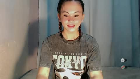 sofia_sweetheart18 online show from 06-19-26, 09:24