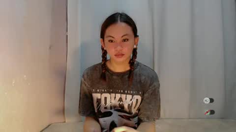 sofia_sweetheart18 online show from 06-21-26, 11:40