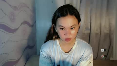 sofia_sweetheart18 online show from 06-24-26, 12:04