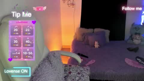 Sofia Thomson online show from 09-11-25, 09:53