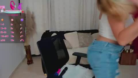 sofia_velvetx online show from 06-22-26, 02:47