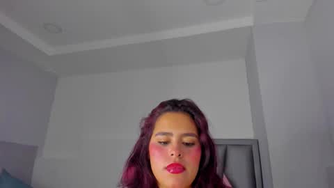 Snapshot of sofia_villareal chatting on 09-23-25, 12:19 Sofa online show from 09-23-25, 12:19