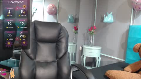 Sofa online show from 02-06-25, 02:15