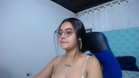 Snapshot of sofiaasexy19 chatting on 10-16-25, 01:23 Sofia online show from 10-16-25, 01:23