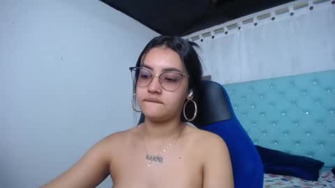 Snapshot of sofiaasexy19 chatting on 10-23-25, 12:37 Sofia online show from 10-23-25, 12:37