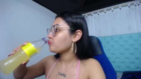 Snapshot of sofiaasexy19 chatting on 10-26-25, 12:33 Sofia online show from 10-26-25, 12:33