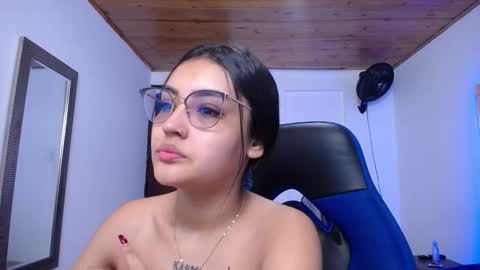 Snapshot of sofiaasexy19 chatting on 11-05-25, 01:22 Sofia online show from 11-05-25, 01:22