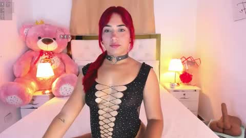 Snapshot of sofiabosch chatting on 09-27-25, 01:21 Sara online show from 09-27-25, 01:21