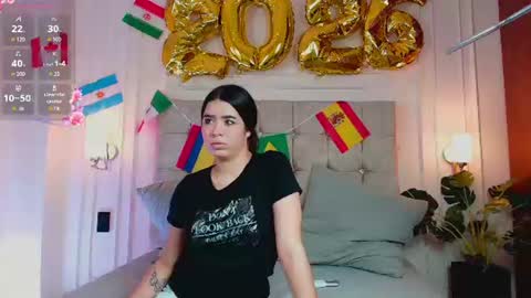 Snapshot of sofiabuitrago chatting on 06-20-26, 07:05 sofi online show from 06-20-26, 07:05