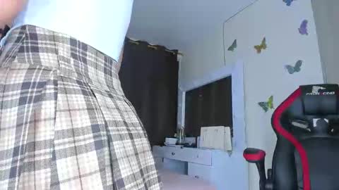 sofiacastillo01 online show from 10-26-25, 03:07