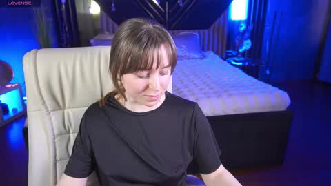 Snapshot of sofialuxuryy chatting on 02-12-26, 02:12 SofiaLuxuryy online show from 02-12-26, 02:12