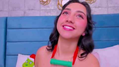Snapshot of sofiamiiller chatting on 12-05-24, 08:22 Sofia Miller  online show from 12-05-24, 08:22