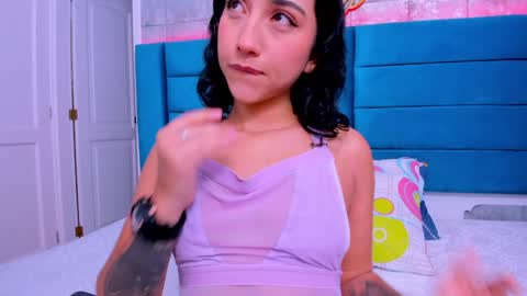 Snapshot of sofiamiiller chatting on 01-25-25, 06:12 Sofia Miller  online show from 01-25-25, 06:12
