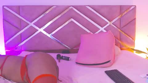 Snapshot of sofiarou chatting on 09-15-25, 12:43 Sofia online show from 09-15-25, 12:43