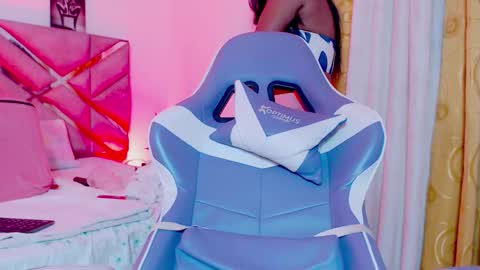 Snapshot of sofiarou chatting on 10-19-25, 04:46 Sofia online show from 10-19-25, 04:46