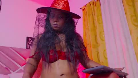 Snapshot of sofiarou chatting on 10-30-25, 12:56 Sofia online show from 10-30-25, 12:56