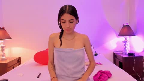 Sofia  Help me reach 5K followers  online show from 02-14-25, 08:26