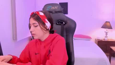 Sofia  Help me reach 5K followers  online show from 01-08-26, 11:56