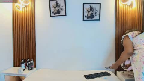 Snapshot of sofiasweett1 chatting on 05-08-26, 09:58 online show from 05-08-26, 09:58