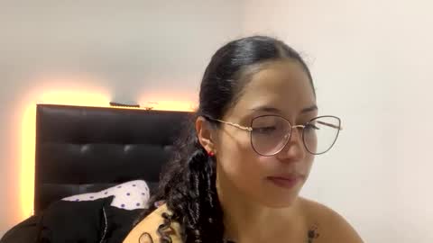 Snapshot of sofiawhite3 chatting on 02-19-26, 11:28 Sofi online show from 02-19-26, 11:28