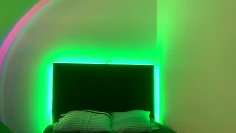 Snapshot of sofiawhite3 chatting on 03-10-26, 01:05 Sofi online show from 03-10-26, 01:05