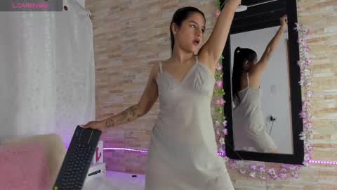 Danna Sofia online show from 01-12-25, 01:11