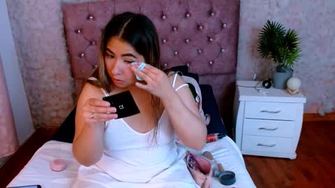 Snapshot of sofiazaf447769 chatting on 02-18-26, 12:12 SOFIA online show from 02-18-26, 12:12