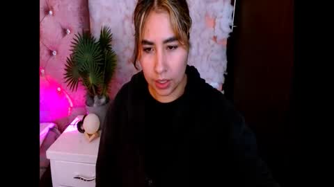 Snapshot of sofiazaf447769 chatting on 03-27-26, 12:27 SOFIA online show from 03-27-26, 12:27