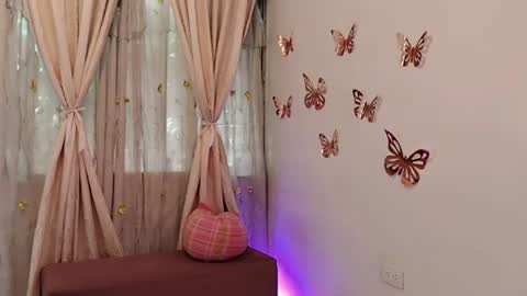 Sofi Bella online show from 06-15-26, 07:05