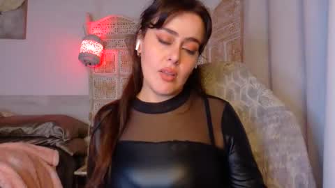 sofibratty online show from 05-08-26, 02:39