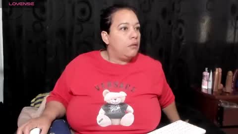 Vicky  online show from 05-12-26, 12:35
