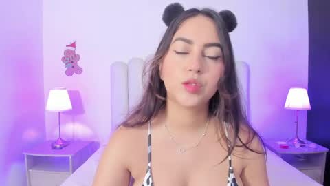 Snapshot of sofiebunnie chatting on 05-17-26, 11:12 sofiebunnie online show from 05-17-26, 11:12