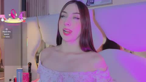 sofii_jones online show from 11-22-25, 06:51