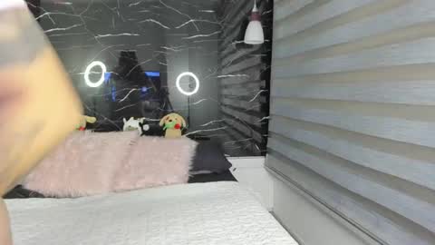 Sofia online show from 06-20-26, 04:04