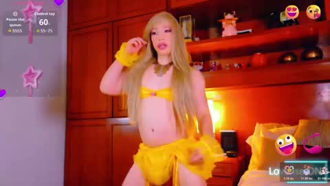 Sofa bonita  online show from 10-30-25, 02:24