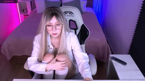 Sofia online show from 10-06-25, 03:04