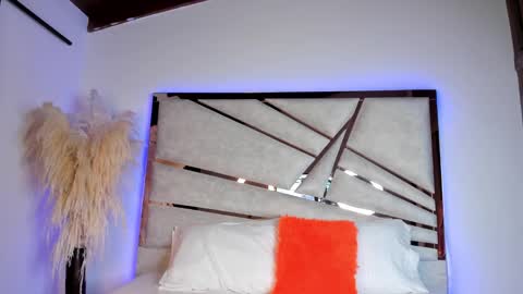 Snapshot of sofijohnsonx chatting on 12-30-24, 02:40 sofijohnsonx online show from 12-30-24, 02:40