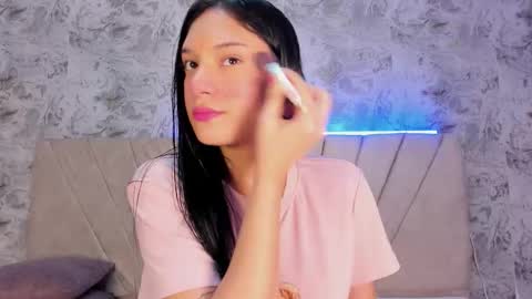 Snapshot of sofiluxurya chatting on 10-21-25, 11:11 SofiLuxurya online show from 10-21-25, 11:11