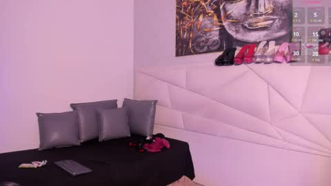      online show from 12-15-25, 11:25