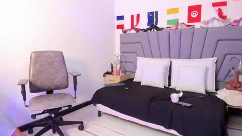      online show from 06-21-26, 11:24